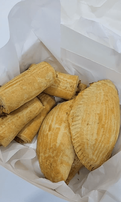 Enjoy Amazing Combo Discount on your Baked Fishrolls & Meatpies